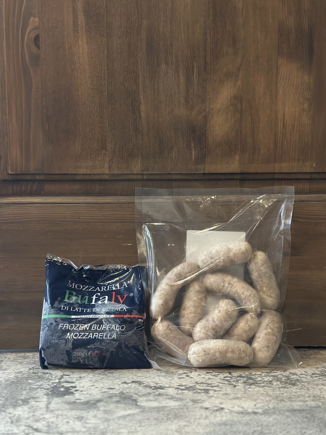 水牛モッツァレッラと本格サルシッチャがスペシャル特価‼