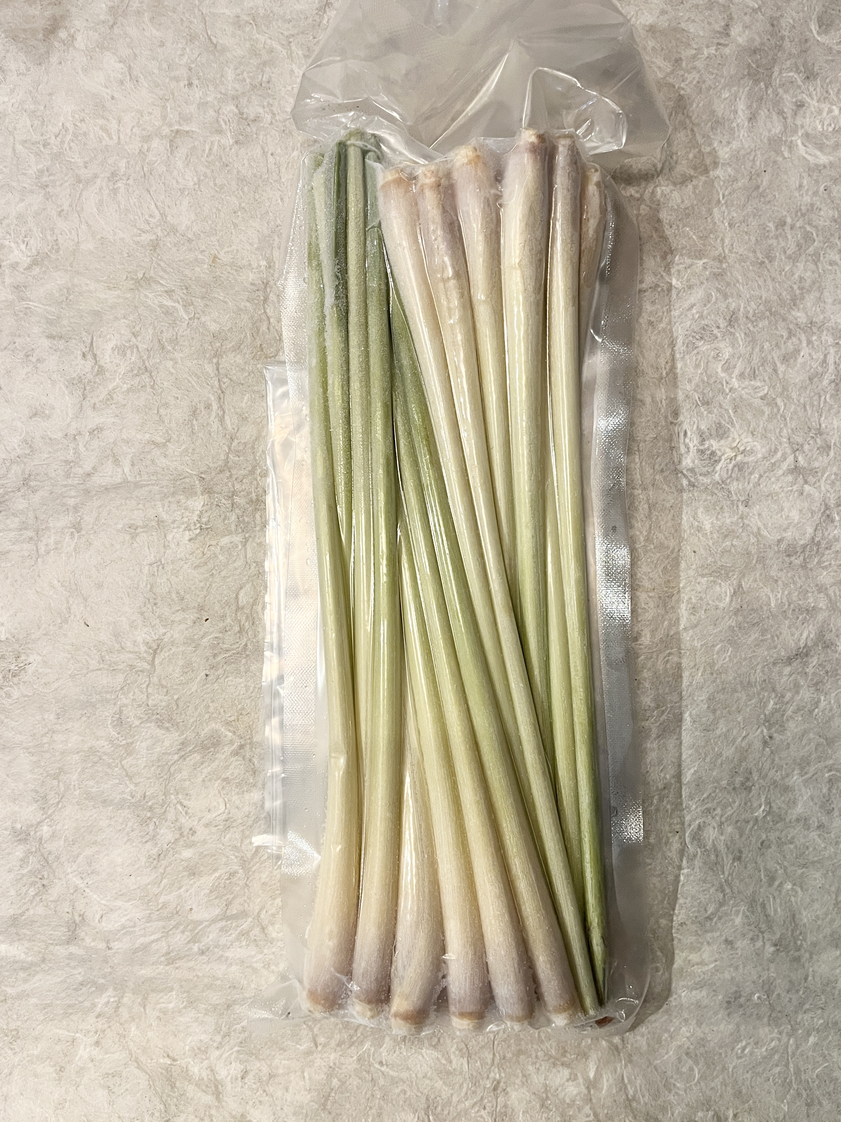 【冷凍】F010a冷凍ﾚﾓﾝｸﾞﾗｽ 500G