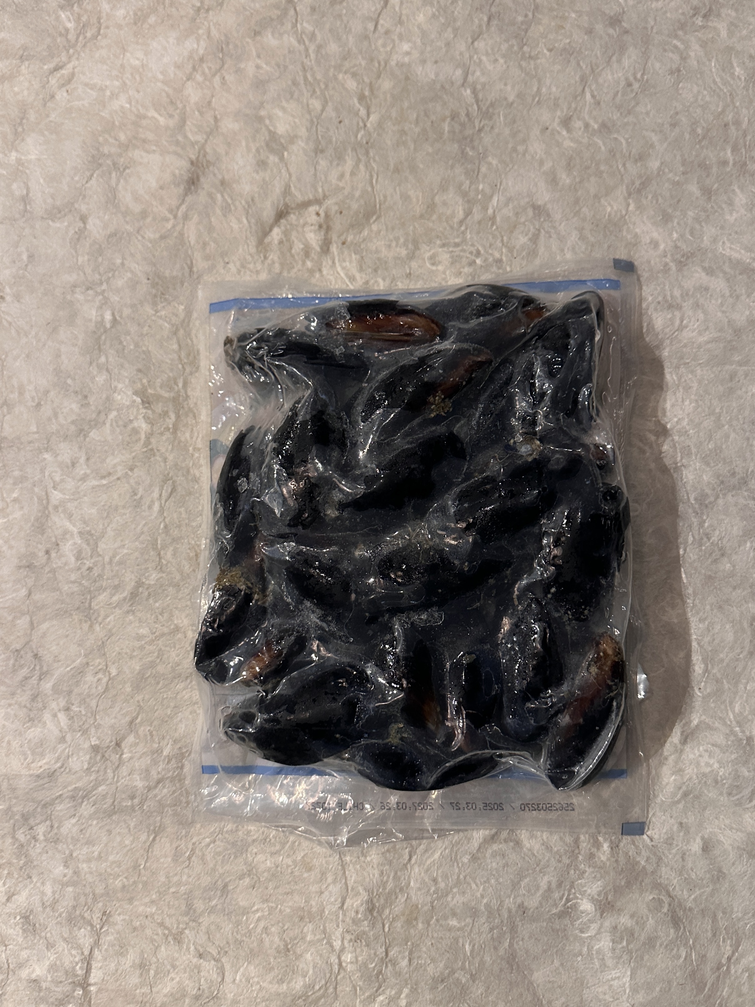 【冷凍】ｺﾞﾀﾞｯｸ/ﾁﾘ産殻付ﾑｰﾙ貝(25/30粒)