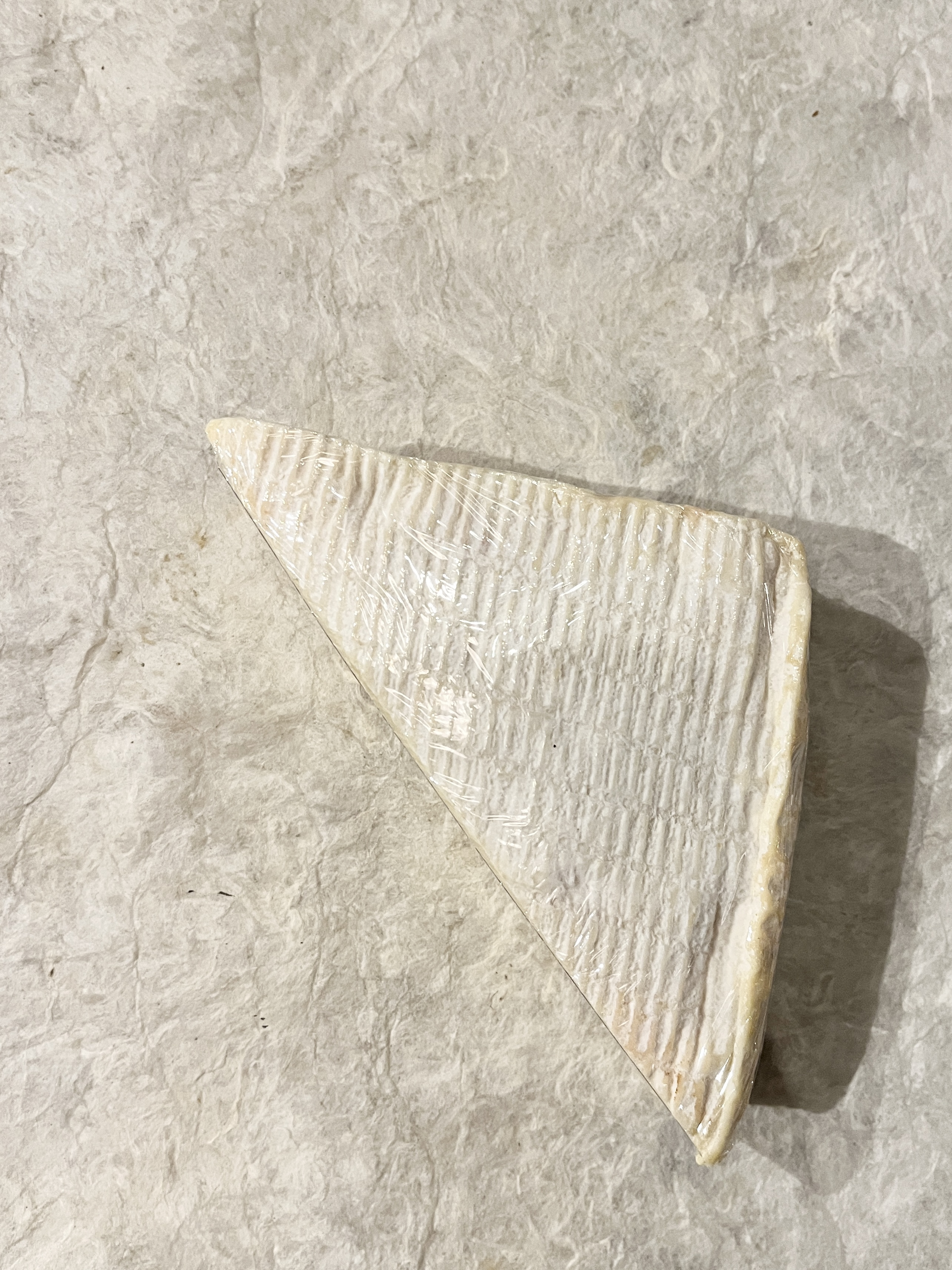 【冷蔵】ﾎﾟﾝ･ﾚｳﾞｪｯｸ 1/2ｶｯﾄ <予約品>