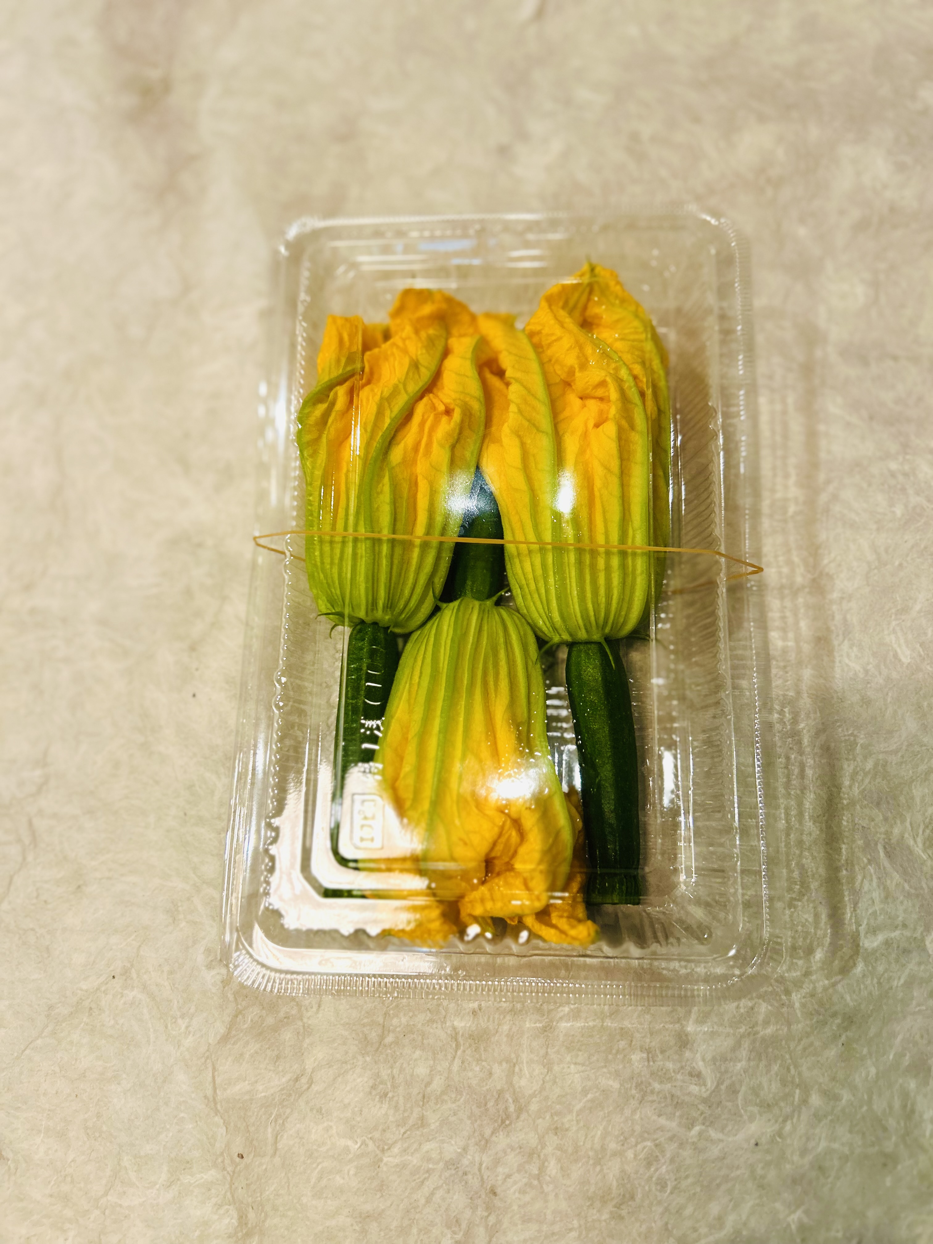【冷蔵】埼玉産/花ｽﾞｯｷｰﾆ 3本入り