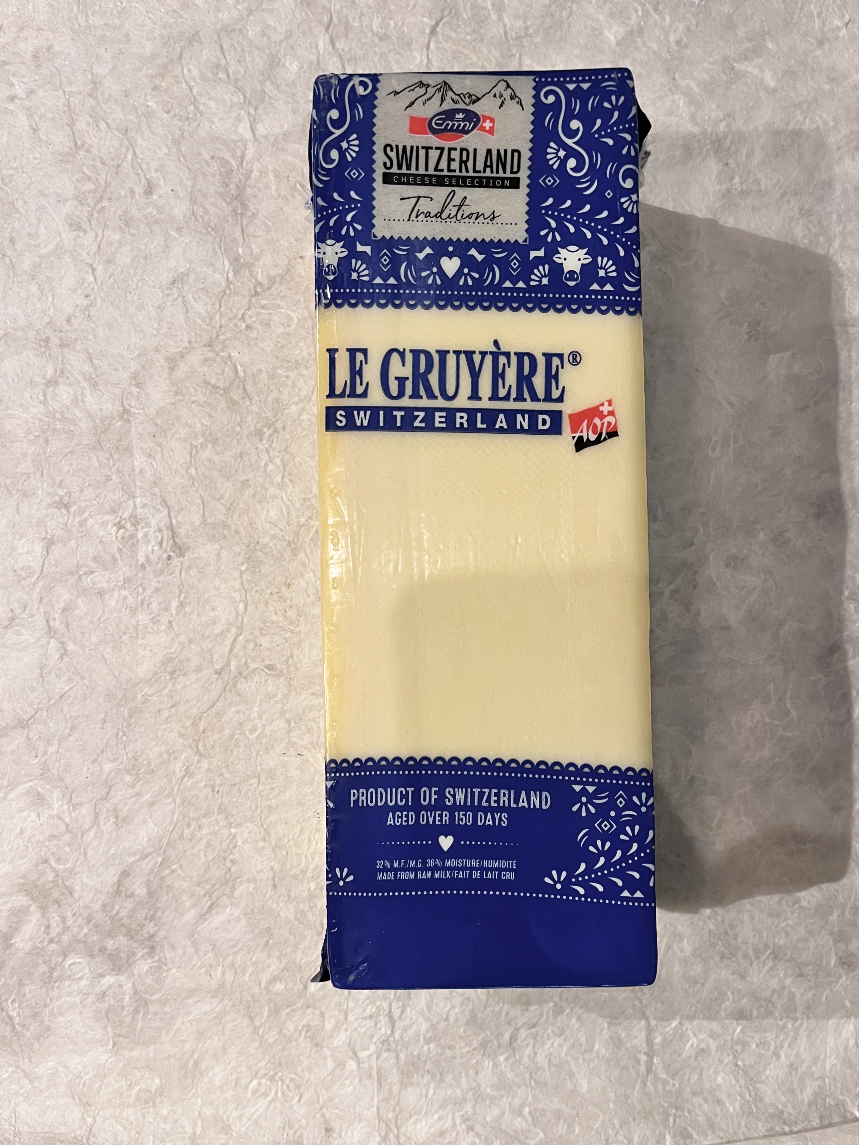 【冷蔵】ｴﾐｰｽｲｽｸﾞﾘｴｰﾙﾁｰｽﾞｷﾝｸﾞｶｯﾄ　約3KG